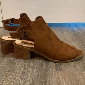 Cute brown little heal peep toe shoes